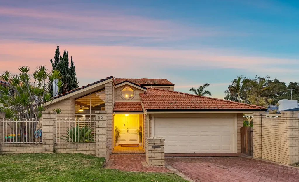 Attadale 4 Slaapkamer Family Living, Flexible Spaces in a Prestigious Riverside Location
