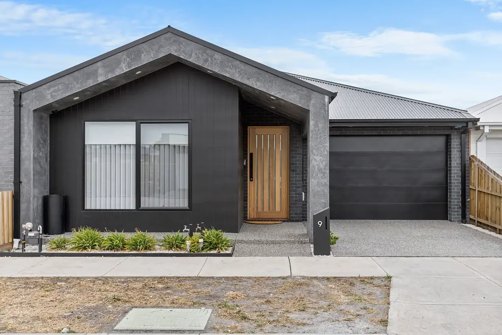 9 Malkari Circuit, Greenvale, VIC 3059
