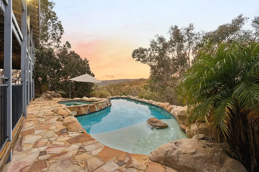 16 Hillway, Swan View, WA 6056