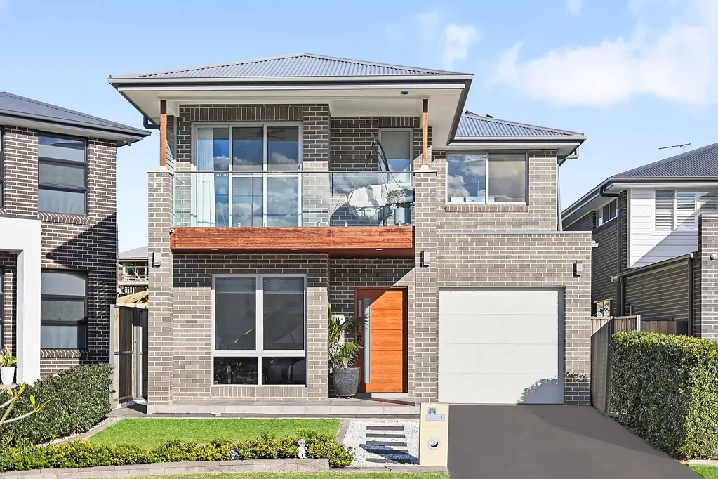 Box Hill 5 Bedroom Five Bedrooms, Four Bathrooms - Northerly Aspect - Solar
Bellagio Swim Spa with powerful hydrotherapy jets