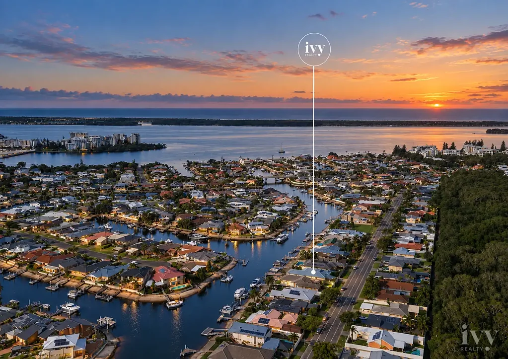 Hollywell 4房  North-Facing Waterfront Living – Spacious Single-Level Residence with Captivating Water View