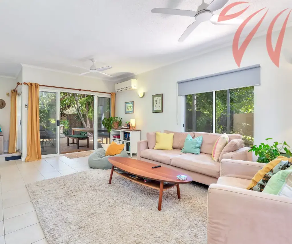 Spacious Town house with Your Own Private Courtyard