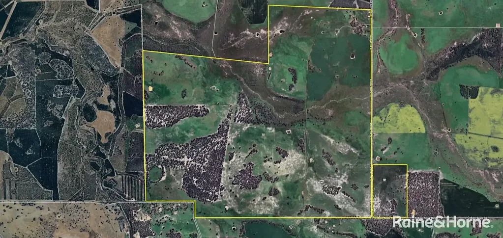 Mokup  978 Hectares (2420 Acres)