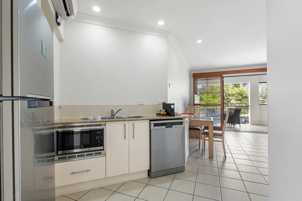 Port Douglas 2房  6% HIGH YIELD RETURN - Owner moving overseas - Urgent Sale!