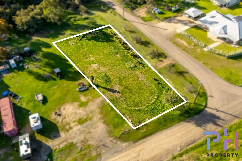 West Bendigo QUARTER ACRE, TITLED, RELATIVELY FLAT AND BUSHLAND VIEWS