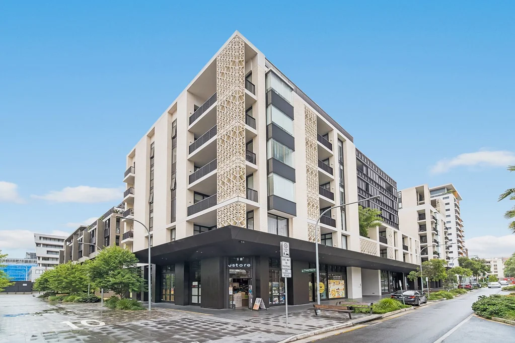 Modern One Bedroom Apartment with Car Space for lease