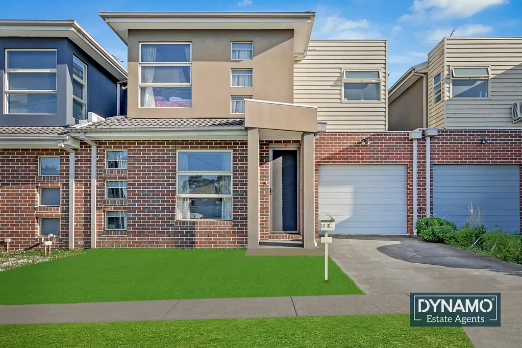 3 -bedroom townhouse for Lease close to all amenities