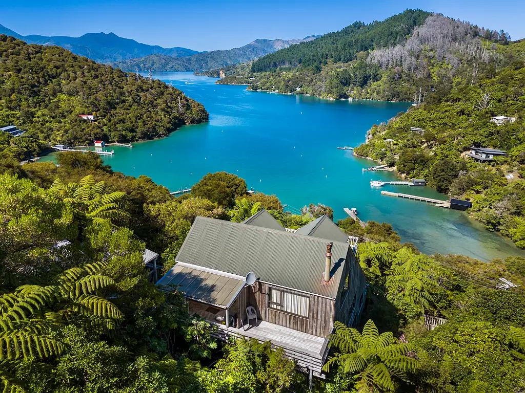 Queen Charlotte Sound 3Moenga Vendor wants it SOLD!!