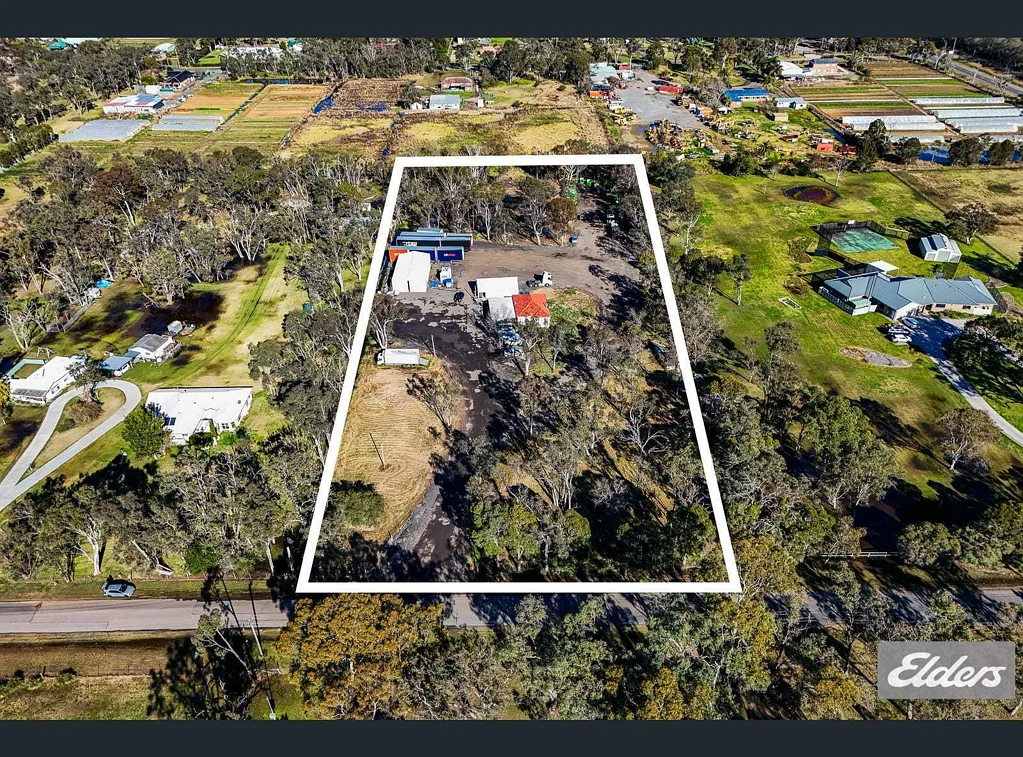 Berkshire Park 3房 罕见的 4 英亩机会，带住宅、大型棚屋及巨大潜力 Rare 4-Acre Opportunity with Home, Large Shed & Exceptional Potential