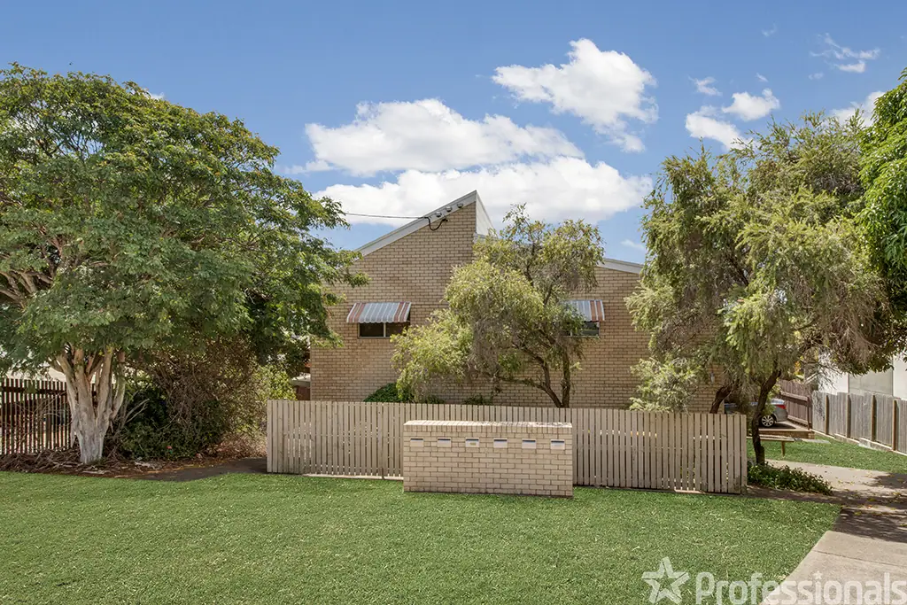 1/2 Fowler Street, West Gladstone, QLD 4680