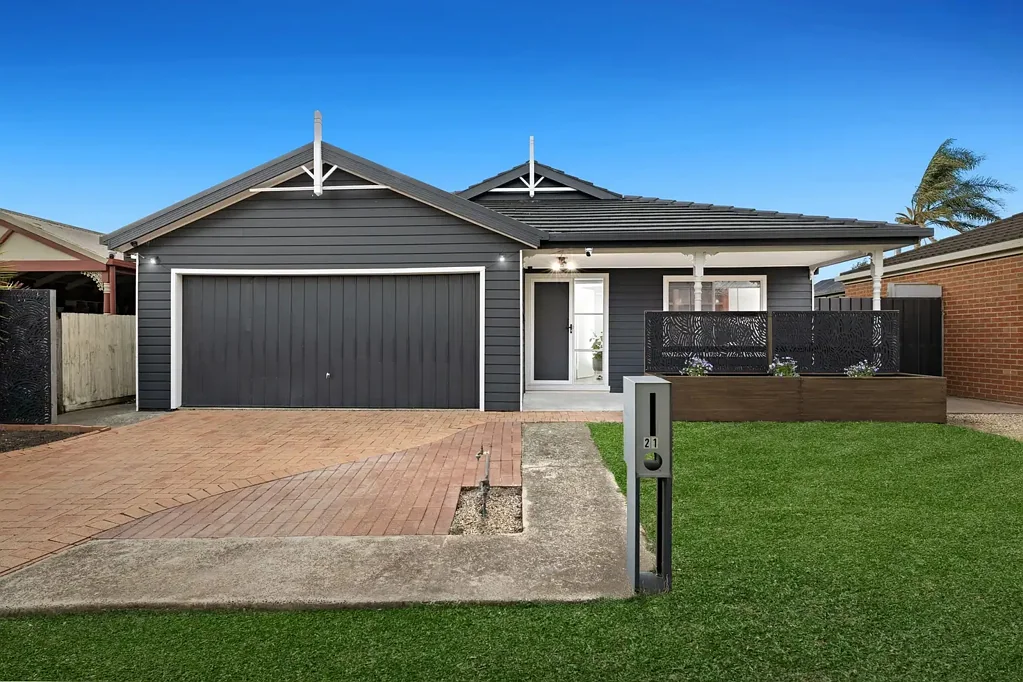 FAMILY HOME IN PRIME HAMPTON PARK LOCATION!