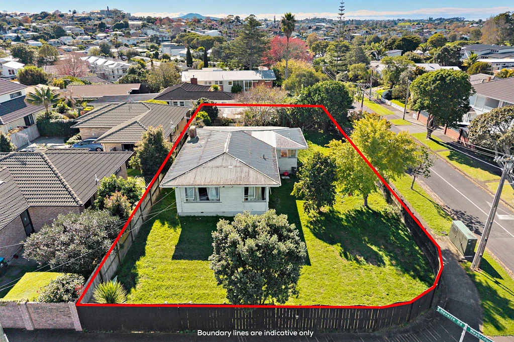 Glendowie 3침실 1950s Home on Freehold Corner Site