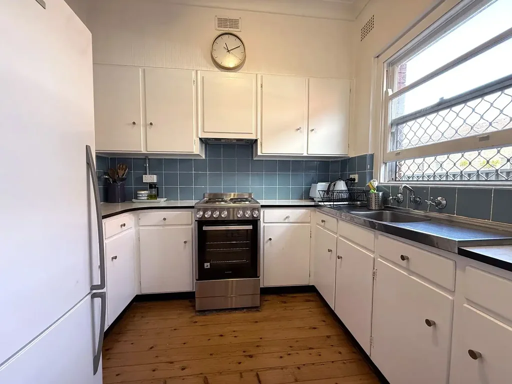 Neat and cosy lower-ground apartment - Inspect Sat 11:00-11:15