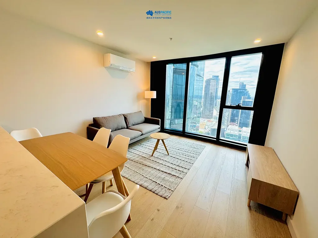 【Melbourne CBD Furnished 2-Bedroom Apartment】Move In Immediately & Enjoy Sunlit Living!