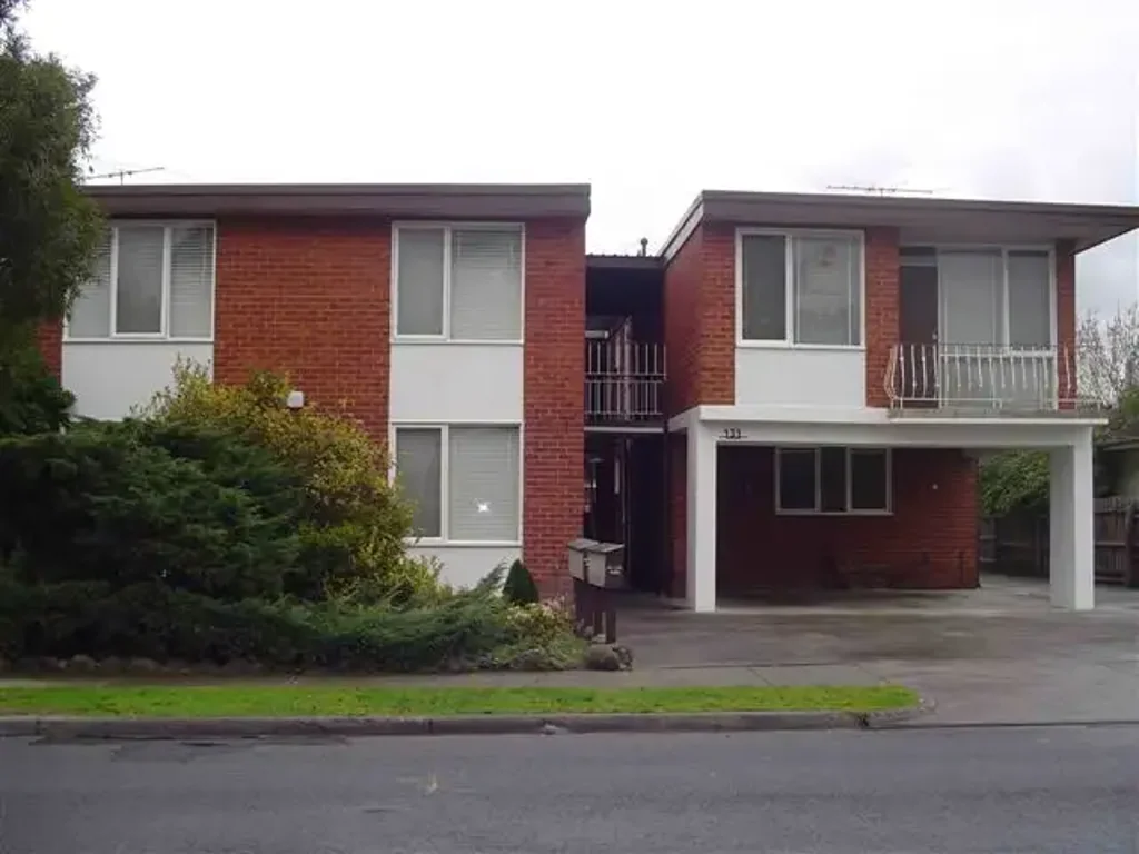 One Bedroom Apartment In Quiet Location