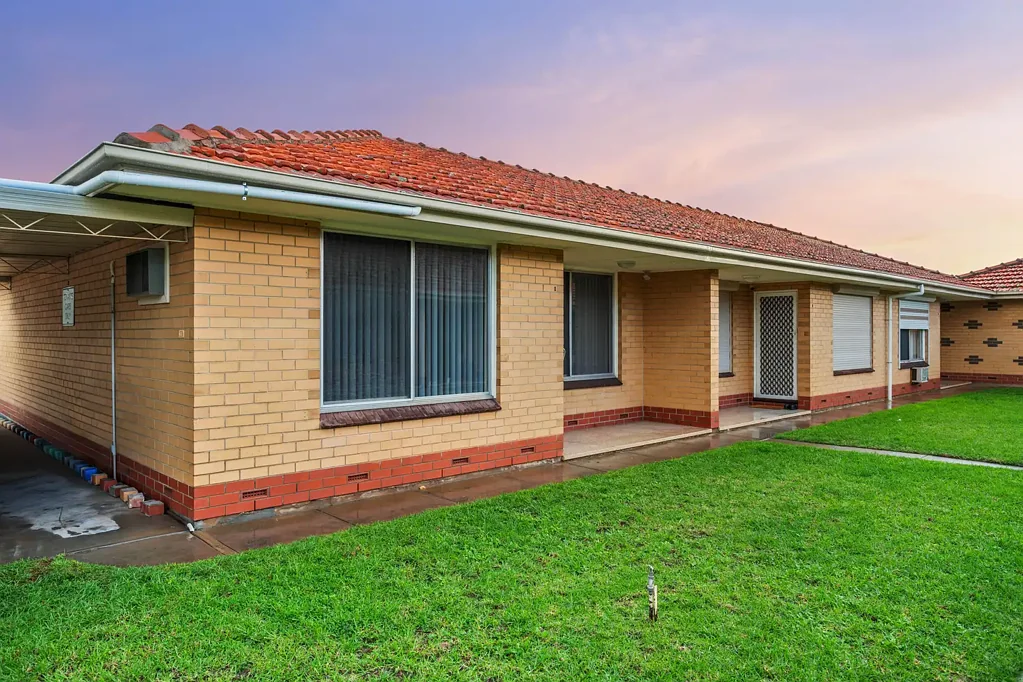 Plympton Park 2房  Retro Charm With Room to Make It Yours