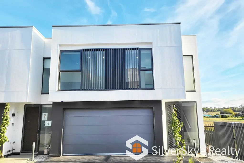 Box Hill 5 Bedroom BOX HILL -OVERSIZED TOWNHOUSE