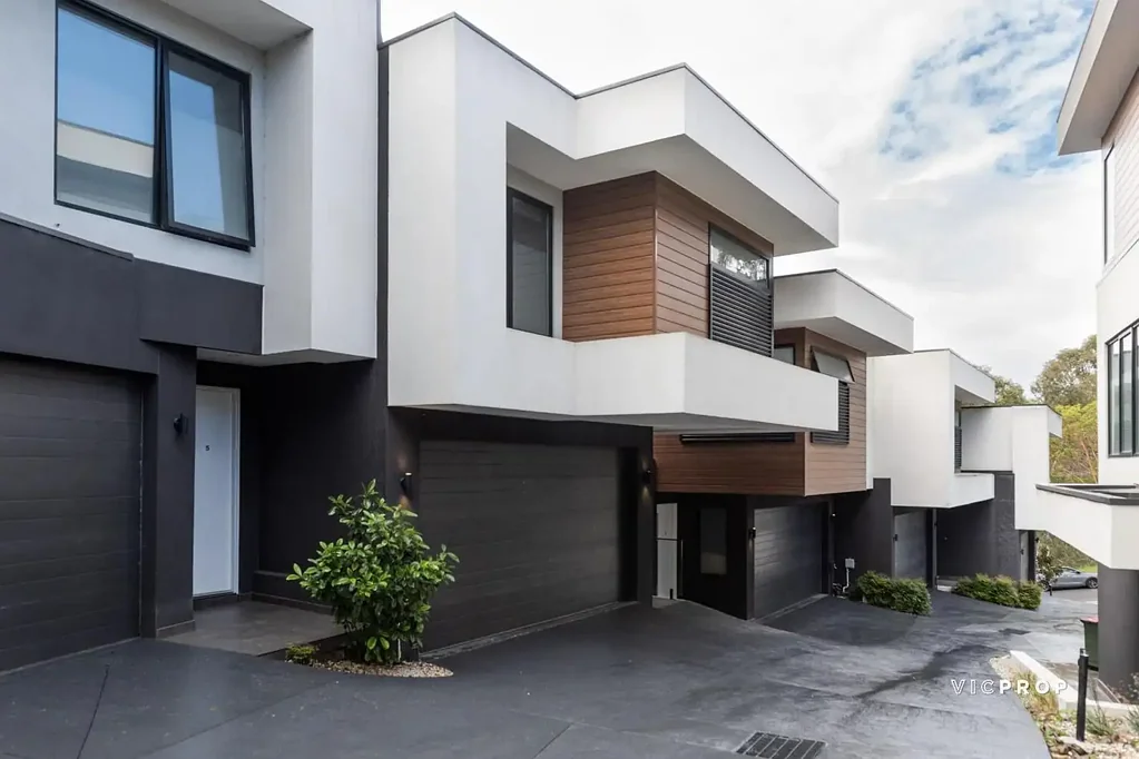 Templestowe Lower 4Moenga Parkside Luxury with Exceptional Family Appeal