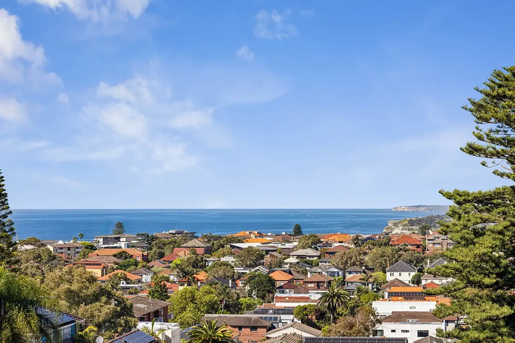 North Bondi 5ਬੈੱਡਰੂਮ Remarkable Potential on approx 490 sqm with Elevated Ocean Views