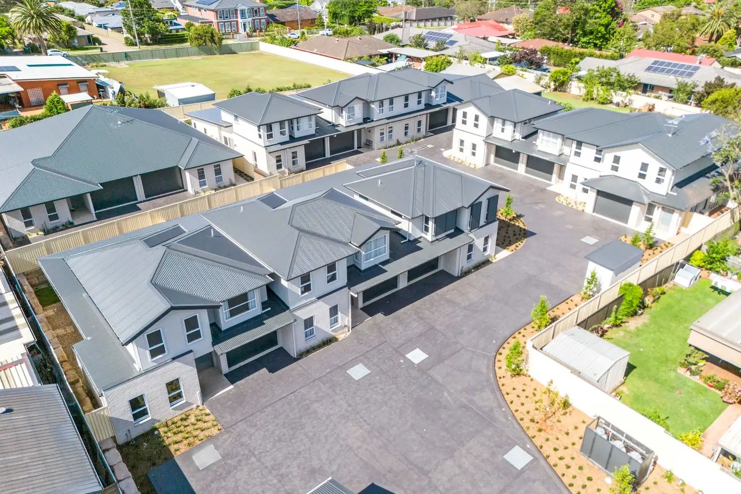 319 Great Western Highway, Emu Plains, Outer Western Sydney, 3 Bedrooms, 2 Bathrooms, Townhouse