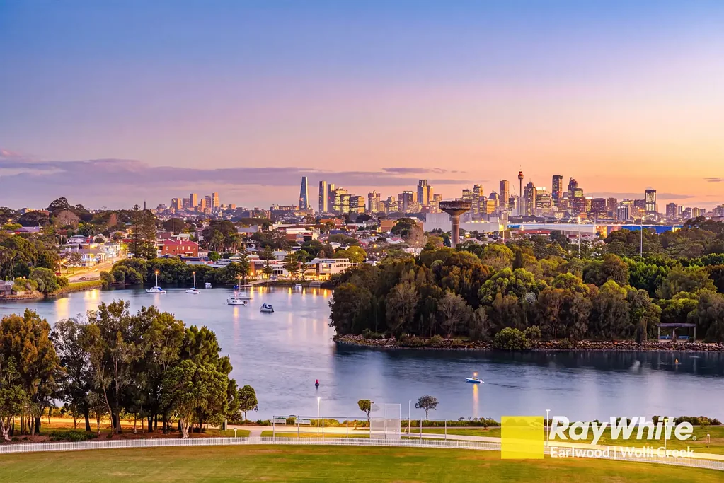Wolli Creek 3房 壮丽全景 | 宽敞三卧室加书房 Spectacular Panoramic Views | Spacious 3 Bedroom + Study