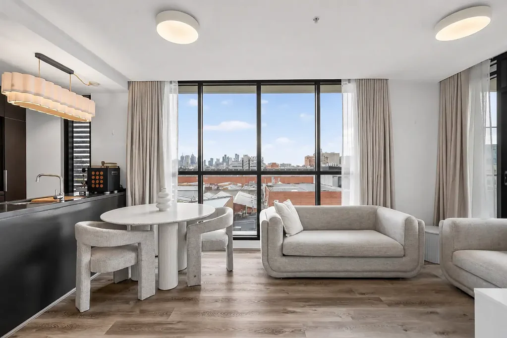Contemporary Living with City & Leafy Views