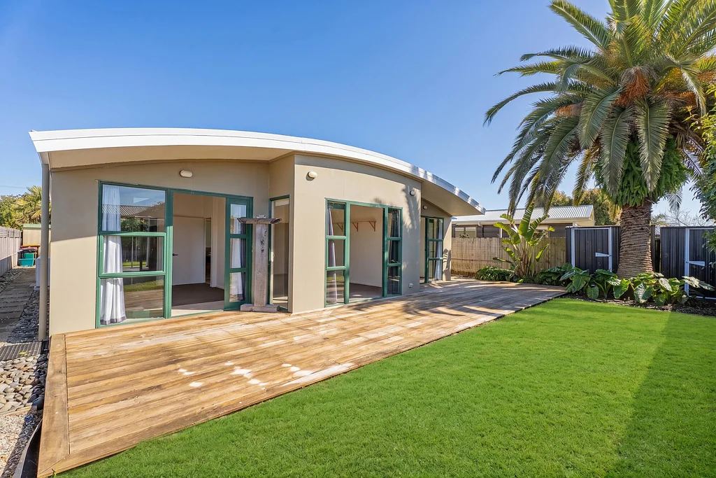 Whitianga 3 Bedroom CURVES, CONVENIENCE & CASHFLOW!