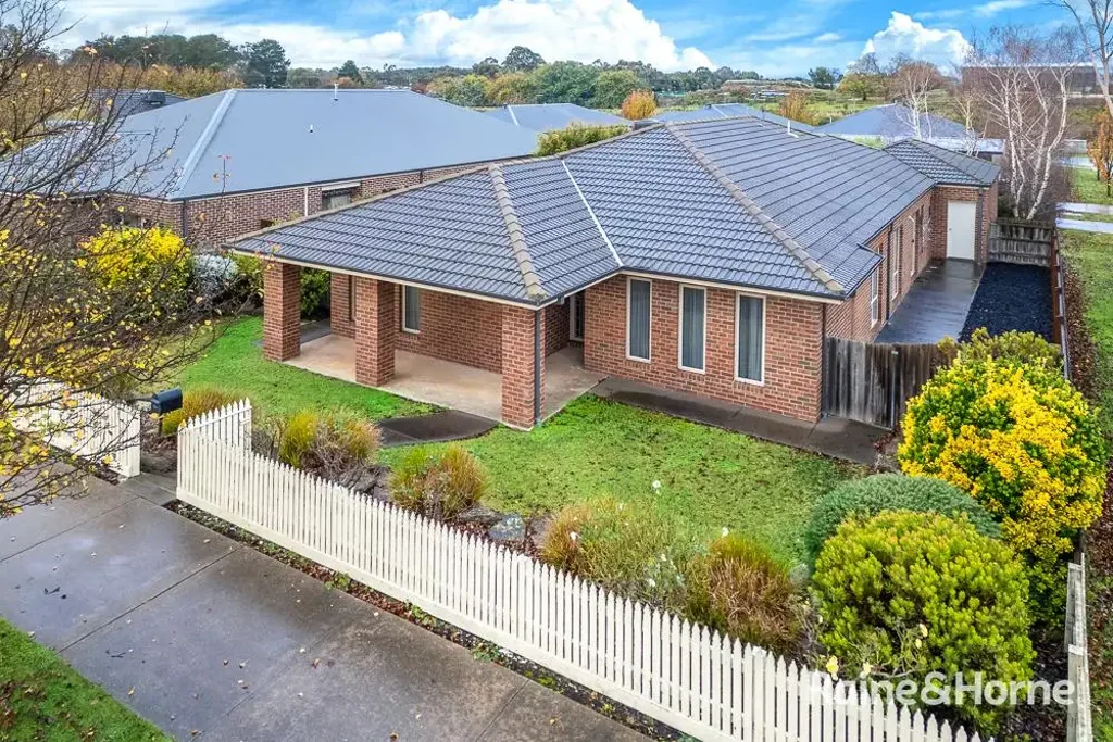 Gisborne 4બેડરૂમ Private, Convenient Family Living - 796m² approx.