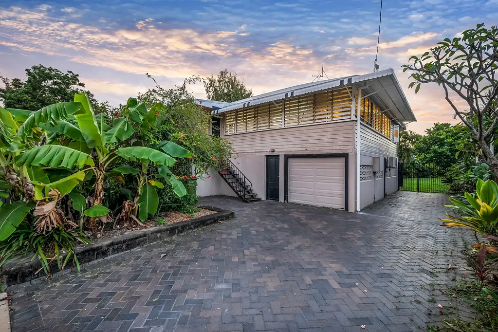 42 Norris Street, Hermit Park, QLD 4812