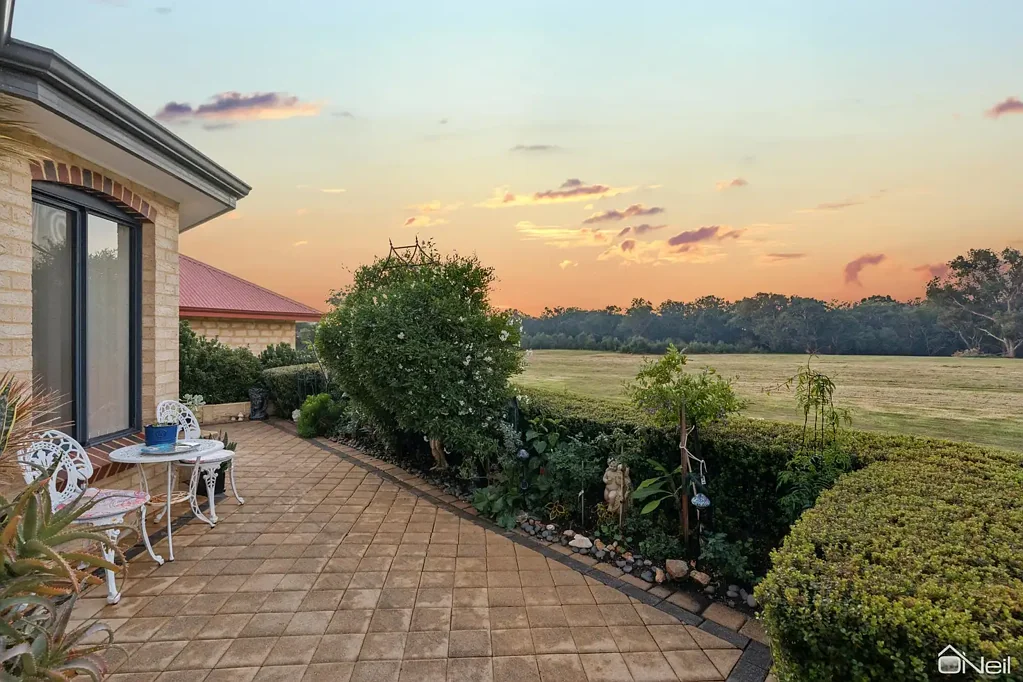 Kelmscott 4ห้องนอน BEAUTIFUL FAMILY HOME IN A WONDERFUL LOCATION