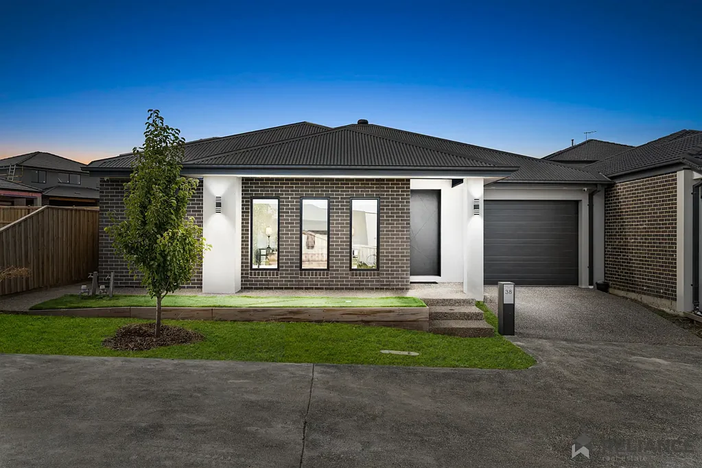 38 Janoli Street, Mickleham, VIC 3064