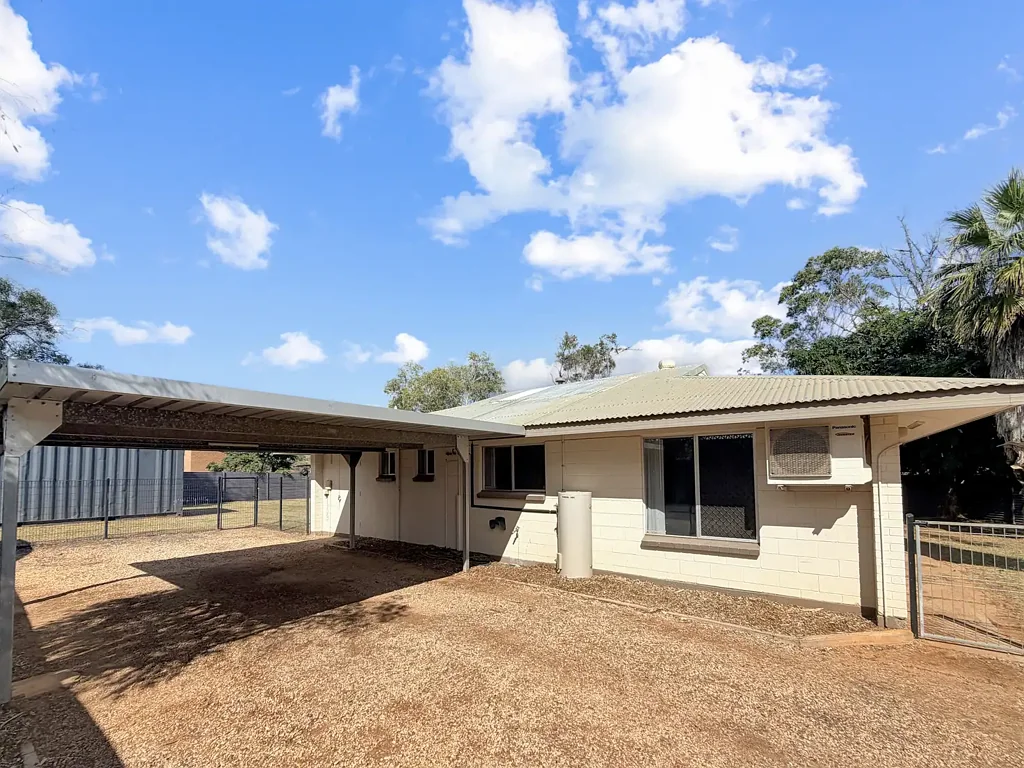 East Side 3房  Stylishly Updated Starter with Brand New Kitchen & Bathroom