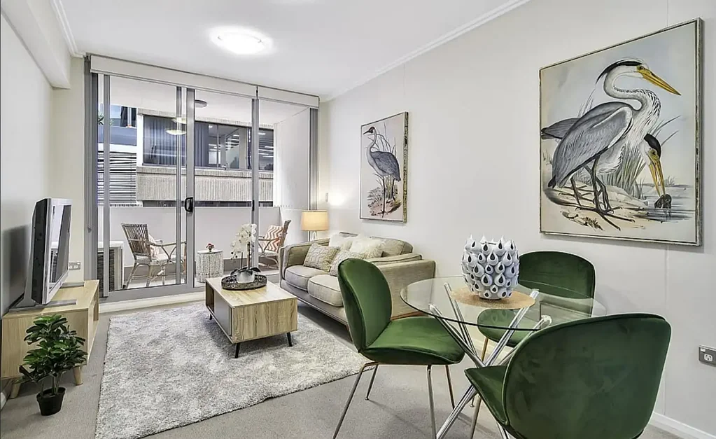 One Bedroom Plus Study with Car Space next to Crows Nest Metro