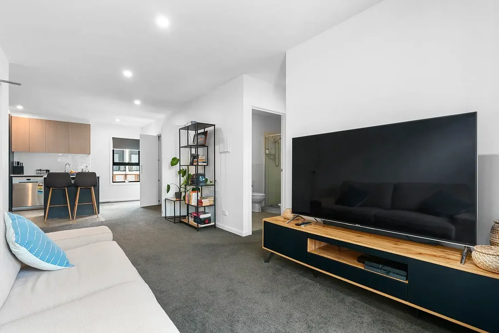 One Bedroom Apartment And Study