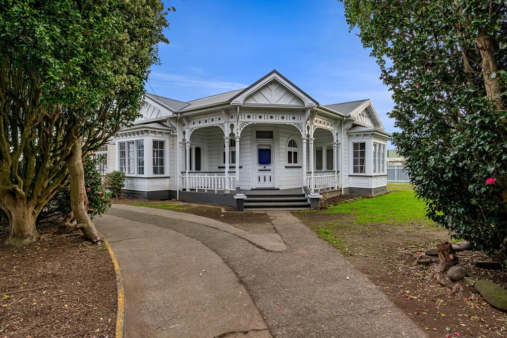 Manaia 4 Bedroom Calling all Character Villa Lovers - A Rare Find!