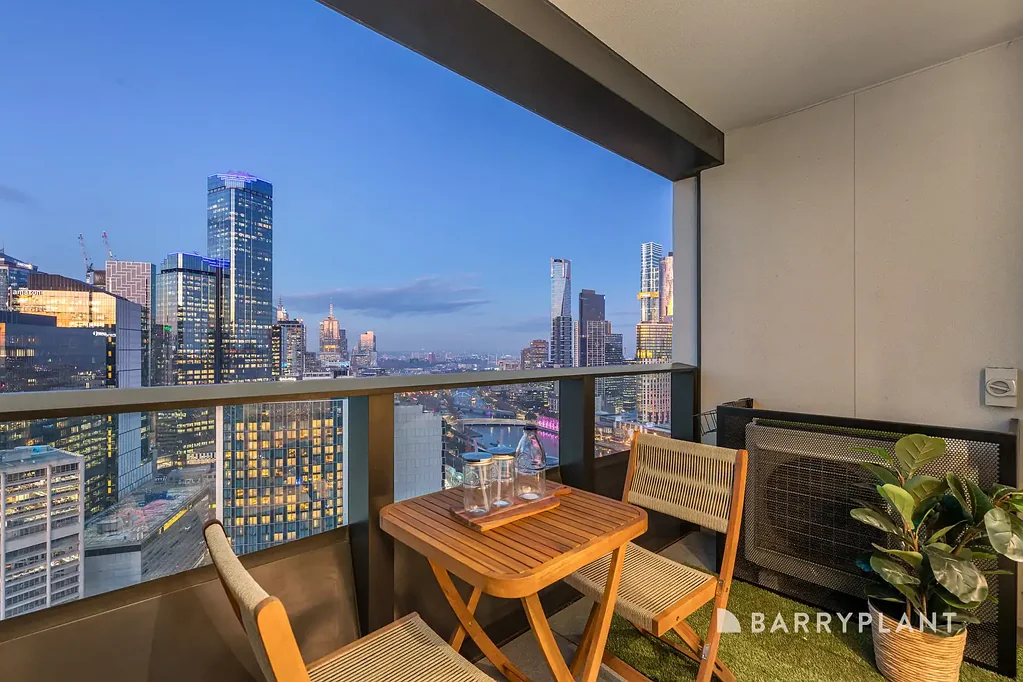 Docklands 2Habitaciones Elevated Luxury with Uninterrupted City & River Views!