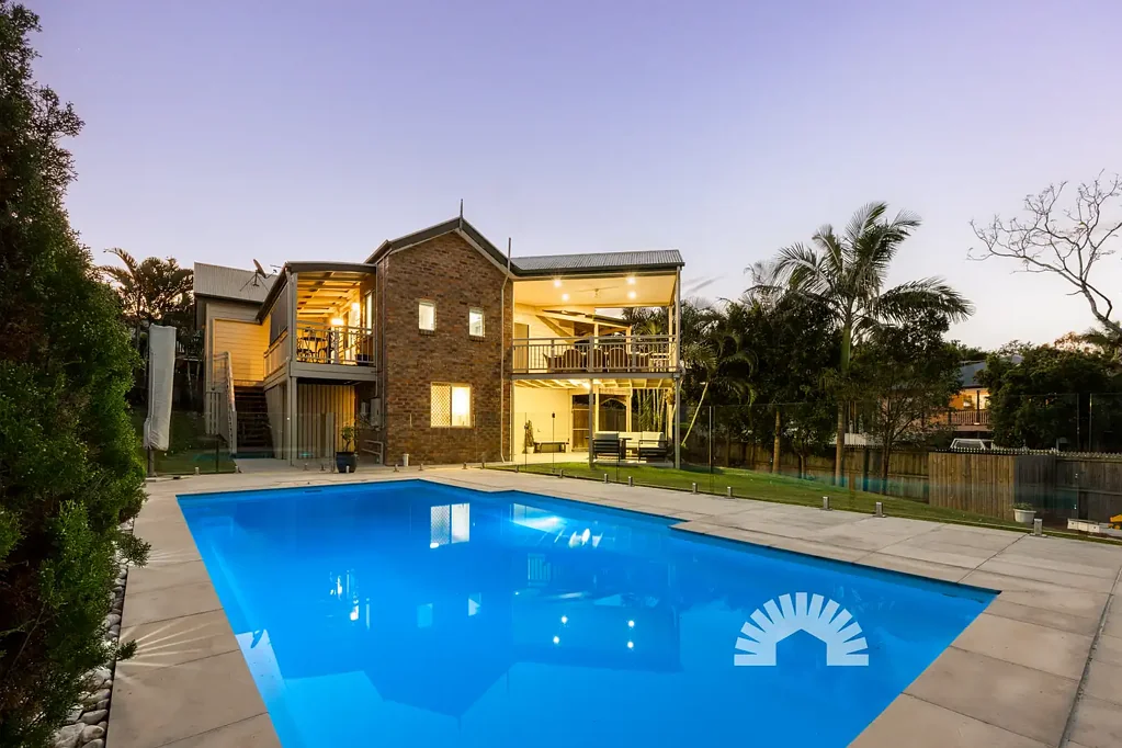 Narangba 4Kwarto A Family Haven with Pool & Plenty of Space