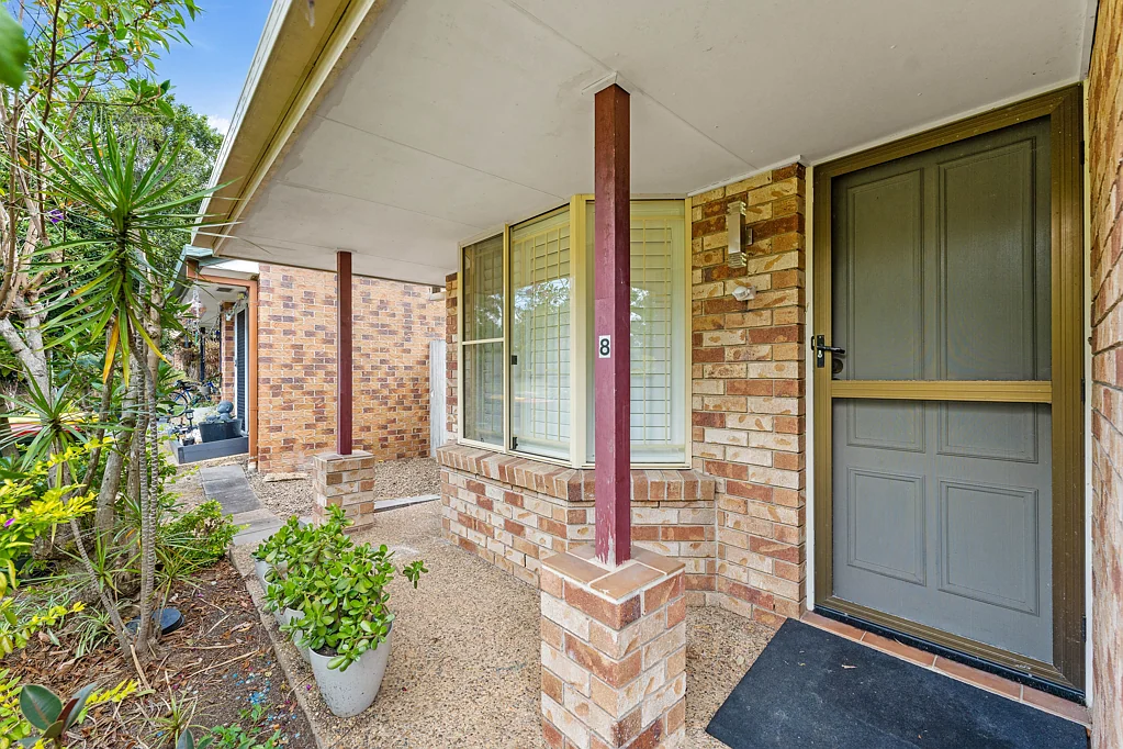 8 Selwyn Close, Forest Lake, QLD 4078