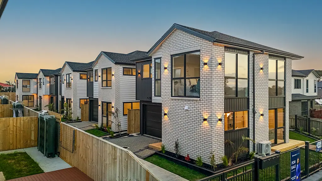 Mangere East 5房  BIG ON SPACE, BUILT FOR LIFE