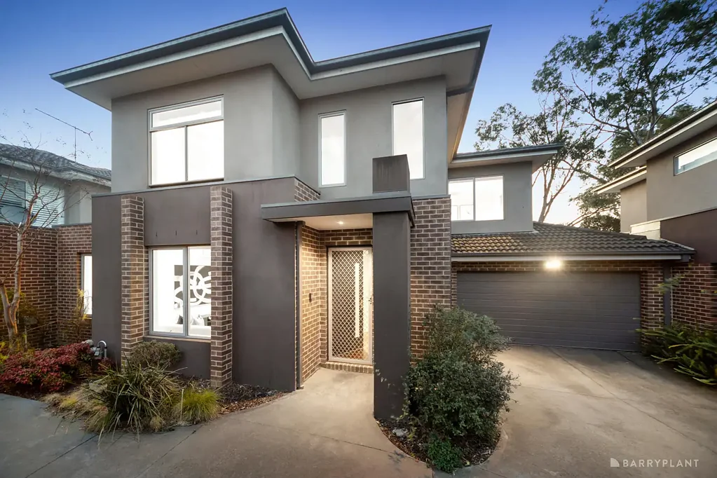2/17 Outhwaite Avenue, Doncaster, VIC 3108