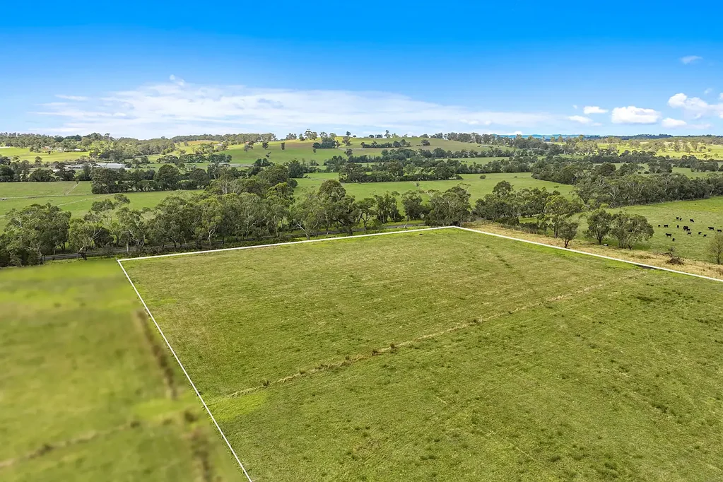 Longwarry 6.4 acres of beautiful vacant rural land on the fringe of town.