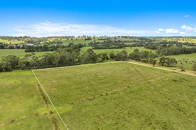 Longwarry  6.4 acres of beautiful vacant rural land on the fringe of town.