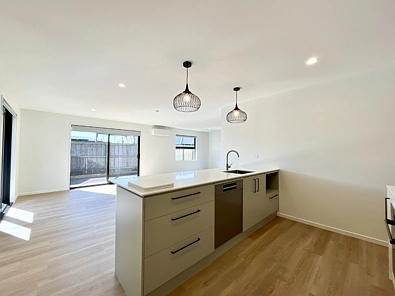 New 4 bedroom in Pinewood Grange