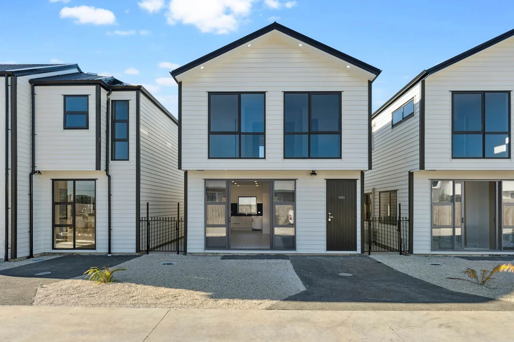 2/13 Kimpton Road, Papatoetoe, Manukau City, Auckland