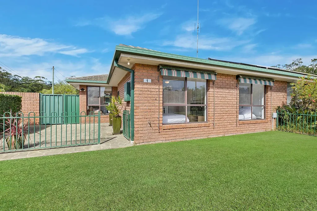 1 Burgin Close, Berkeley Vale, NSW 2261