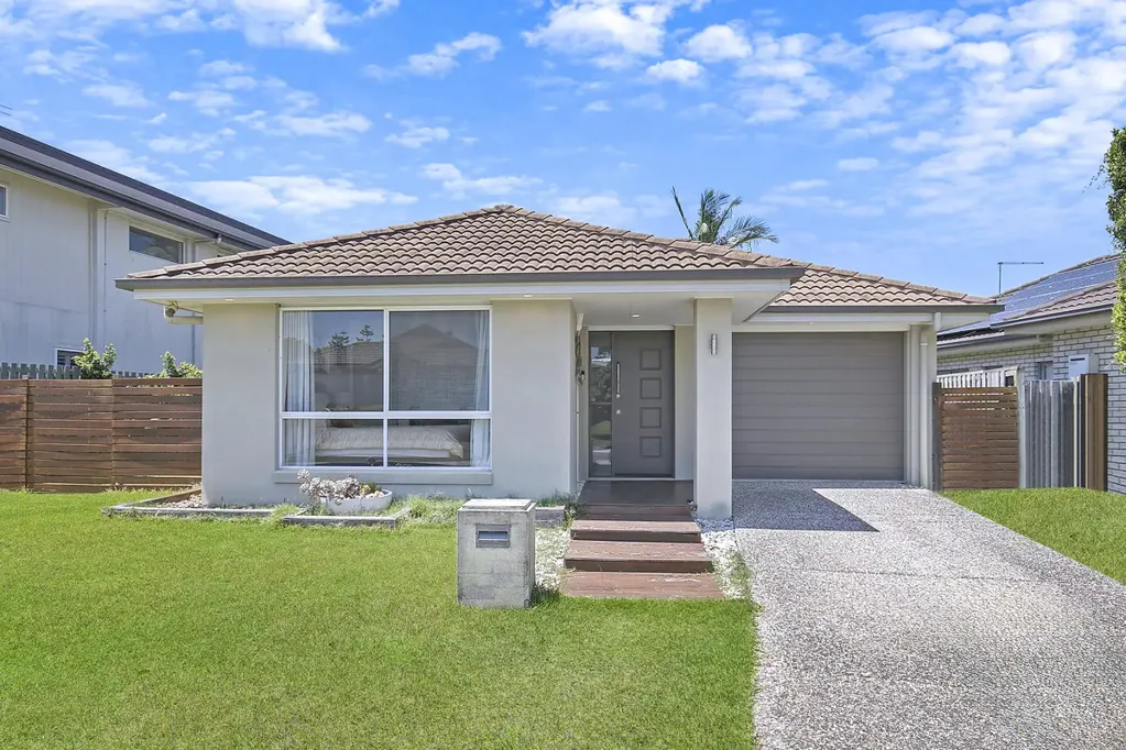 Modern Family Home in the Heart of North Lakes