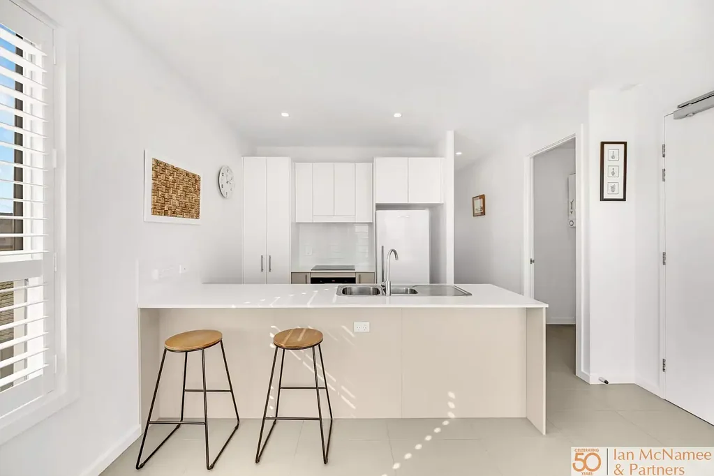 Queanbeyan 2Kwarto Top-Floor Living with Northern Sunshine in a Boutique Complex
