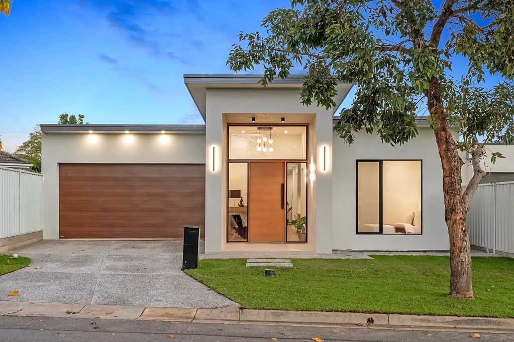 Newton 3कमरा Architectural Elegance Meets Everyday Luxury!