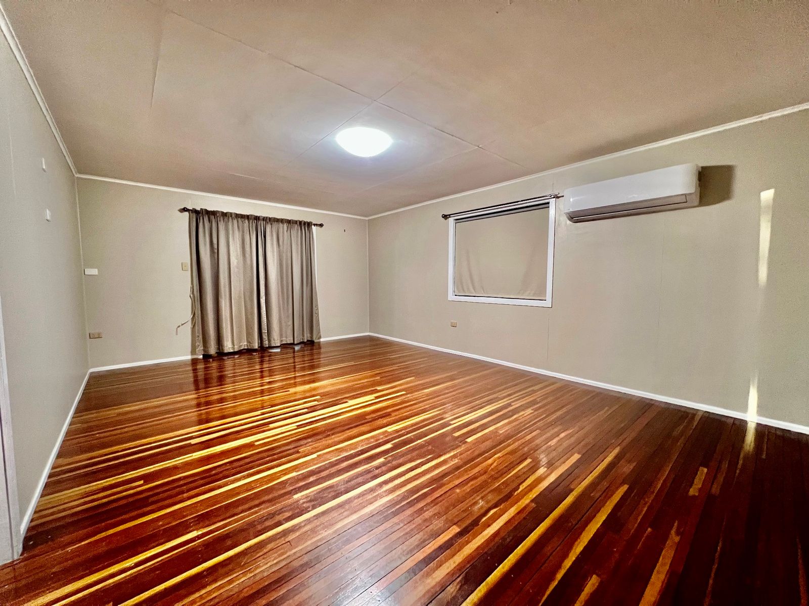 7 DOWNES ST, CHINCHILLA QLD 4413, 0 chambres, 0 salles de bain, House