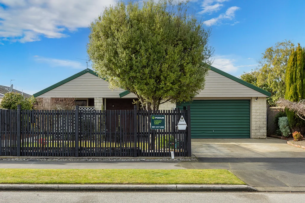 50 Royal Park Drive, Parklands, Canterbury